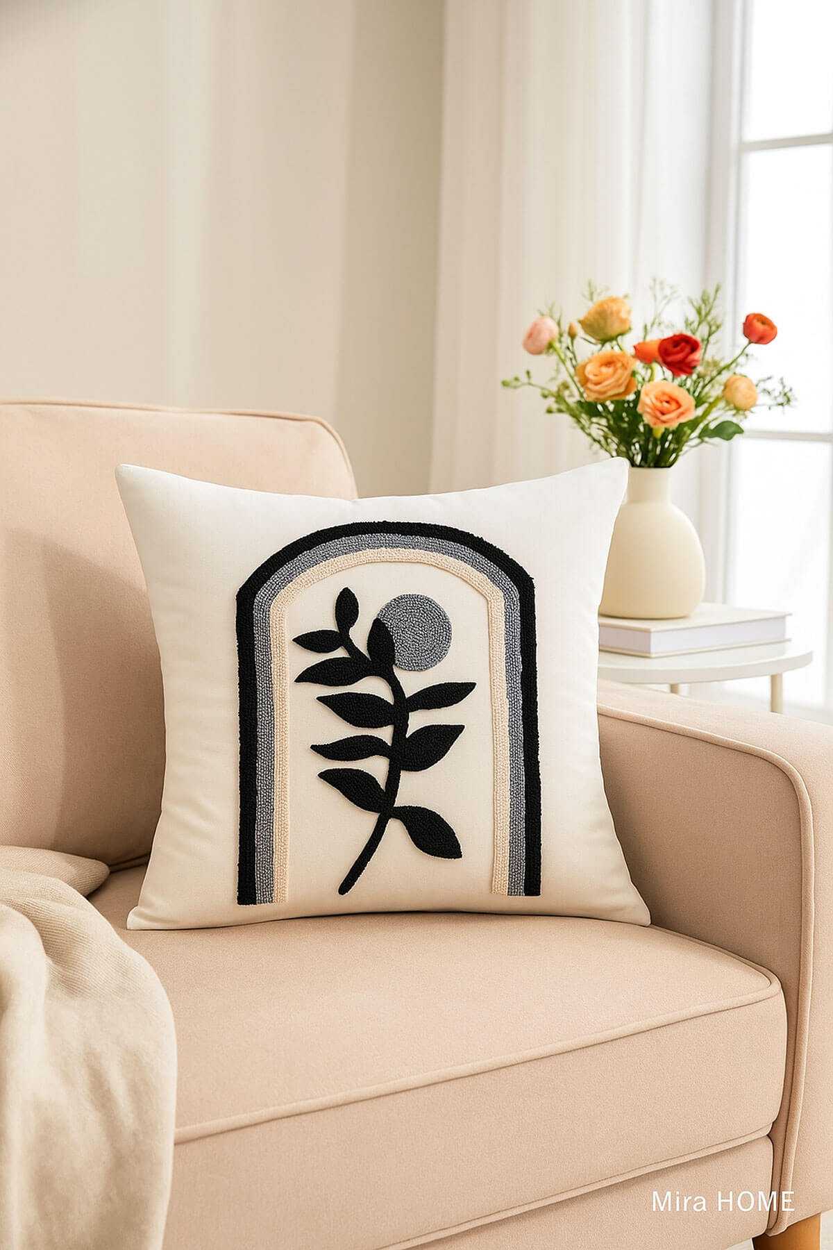 Mira Home Dekoratif Punch Kare Lale Nakışlı Kırlent Kılıfı resmi