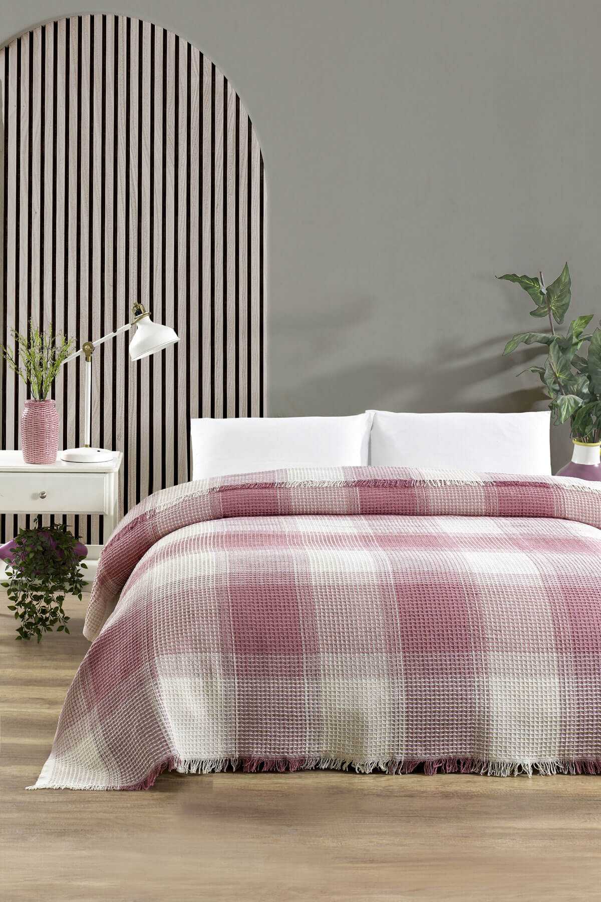 Çift Kişilik Yatak Pikesi Ekose Pudra 200 x 230 Cm resmi