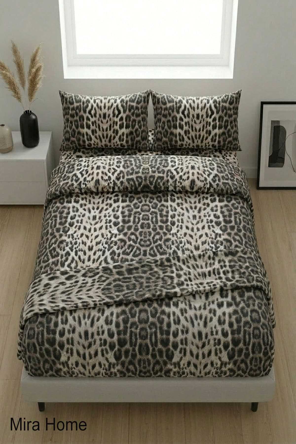 Leopar Desenli Pamuklu Lastikli Çarşaflı Battal Boy Nevresim Takımı (180x200 Cm) resmi